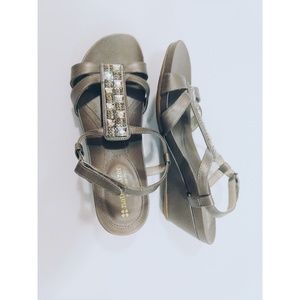Stunning Bejeweled Sandals by Naturalizer EUC